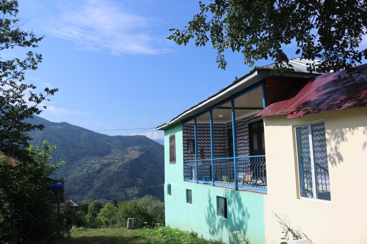 Guest House Chveni Ezo Khulo ภายนอก รูปภาพ