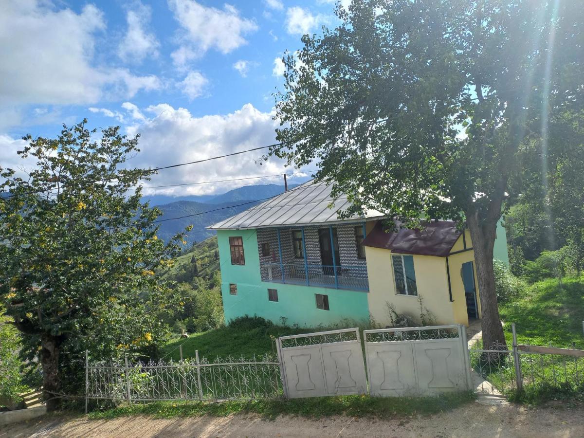 Guest House Chveni Ezo Khulo ภายนอก รูปภาพ